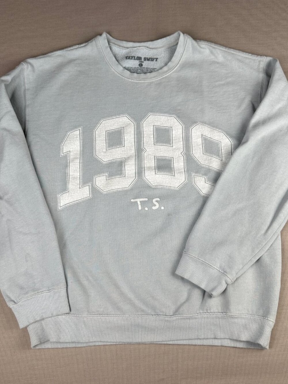 Taylor Swift “1989” Crewneck Sweatshirt Blue Size L Official Merch T.S. Graphic